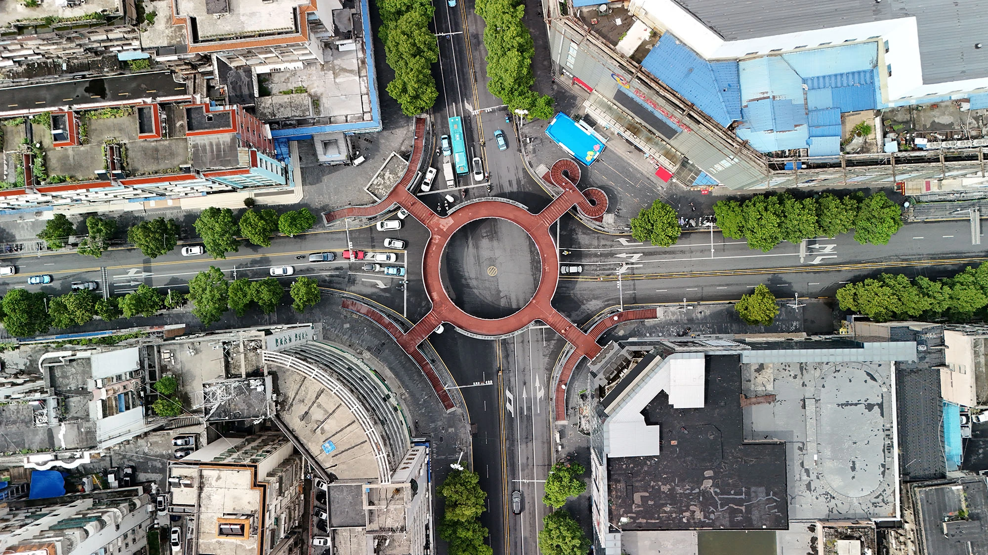 吉首武陵山十字路口(图1)
