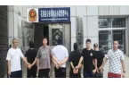 专挑摩托车师傅“下手 ”一“碰瓷”团伙在