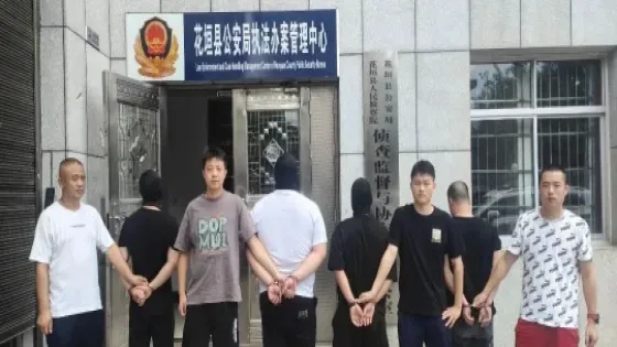 专挑摩托车师傅“下手 ”一“碰瓷”团伙在花垣作案栽了！
